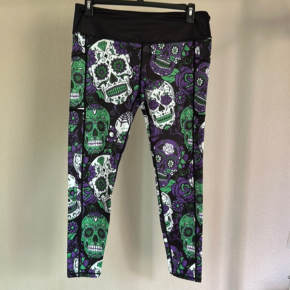 Constantly Varied Gear Mardi Gras Skull leggings. Size XXL.